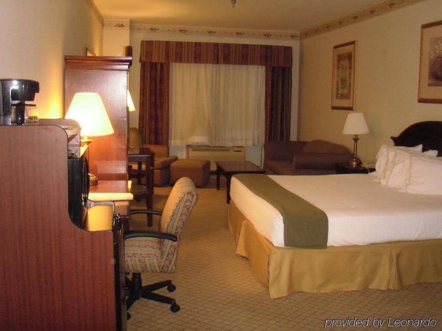 Фото Stay Inn & Suites Montgomery