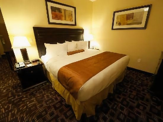 Фото Days Inn & Suites by Wyndham Winnipeg Airport Manitoba