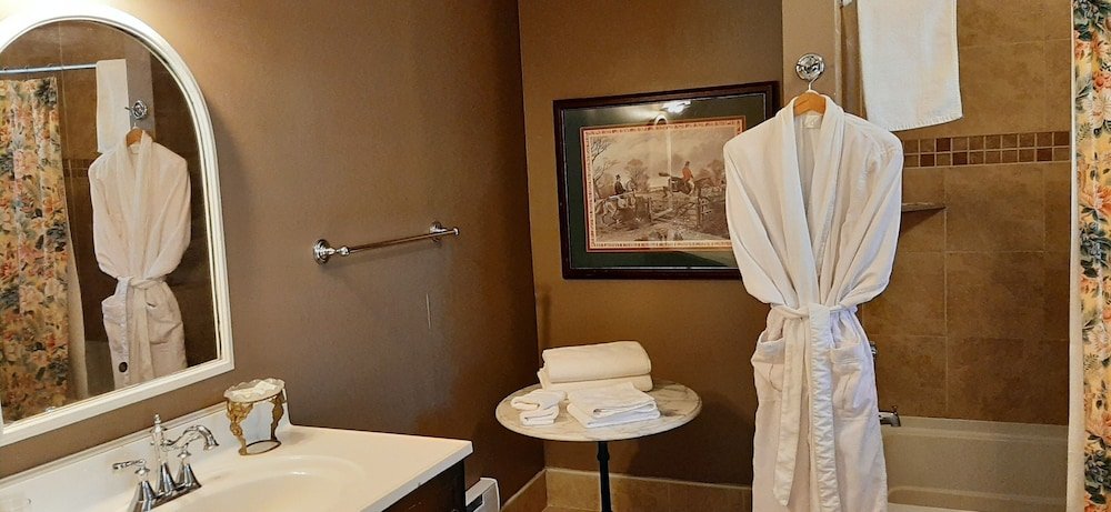 Фото The DeBary Inn