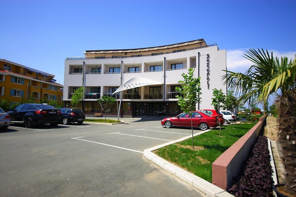 Фото отеля 2