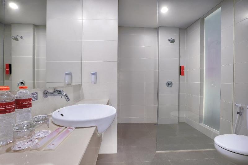 Фото Отель Favehotel Sudirman