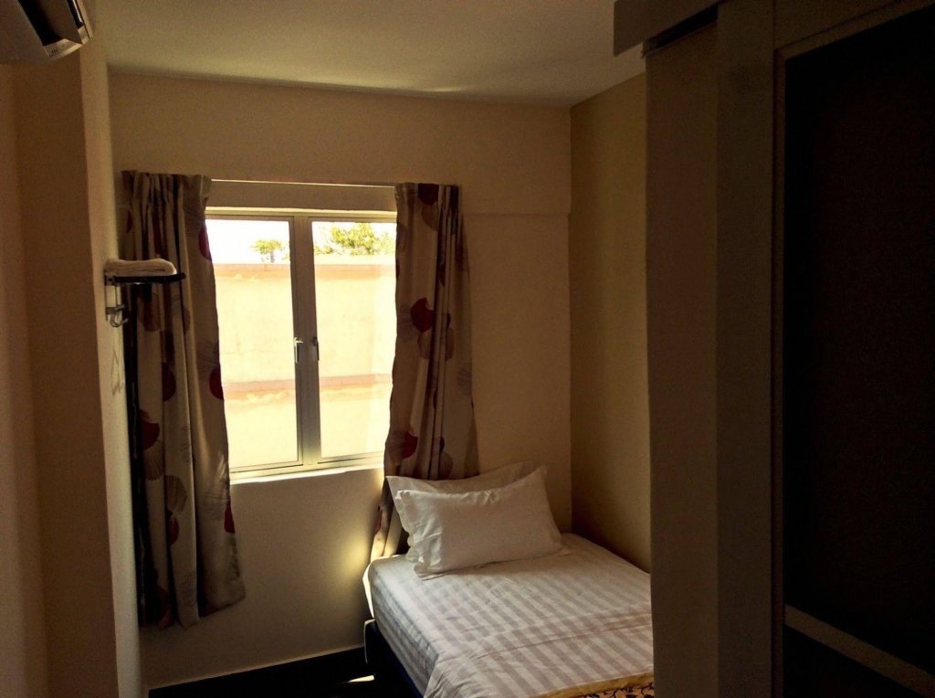 Фото Spring Lodge Hotel Kuala Lumpur