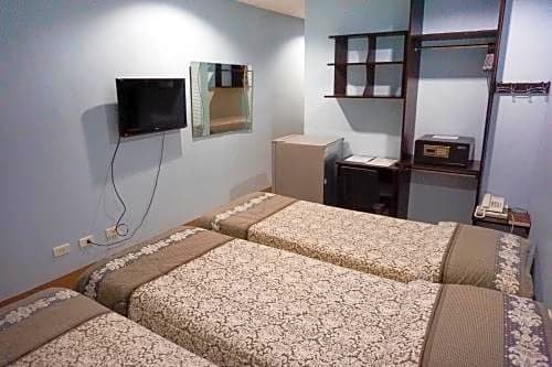 Фото Crowne Garden Hotel