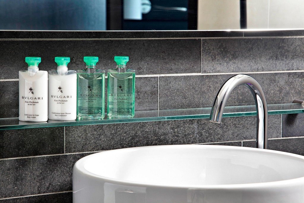 Фото Renaissance Paris Arc de Triomphe Hôtel