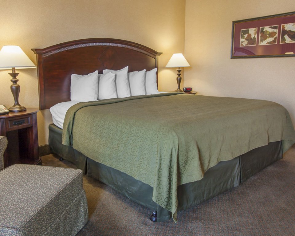 Фото Quality Inn & Suites Airport