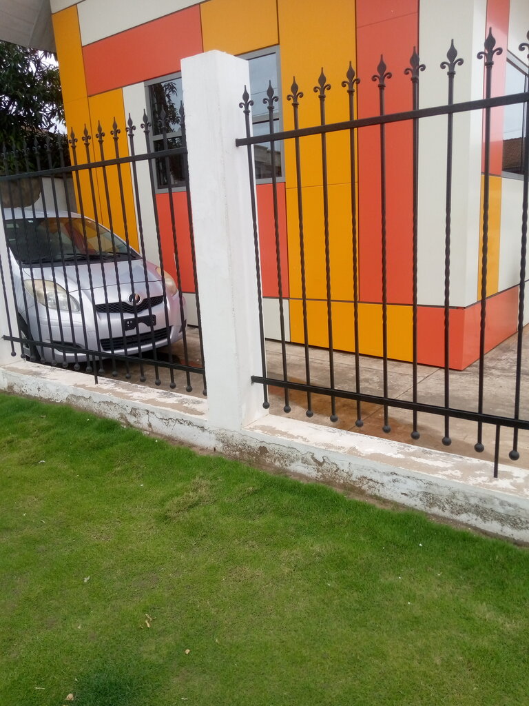 Car dealership Valuaedia, Accra, photo