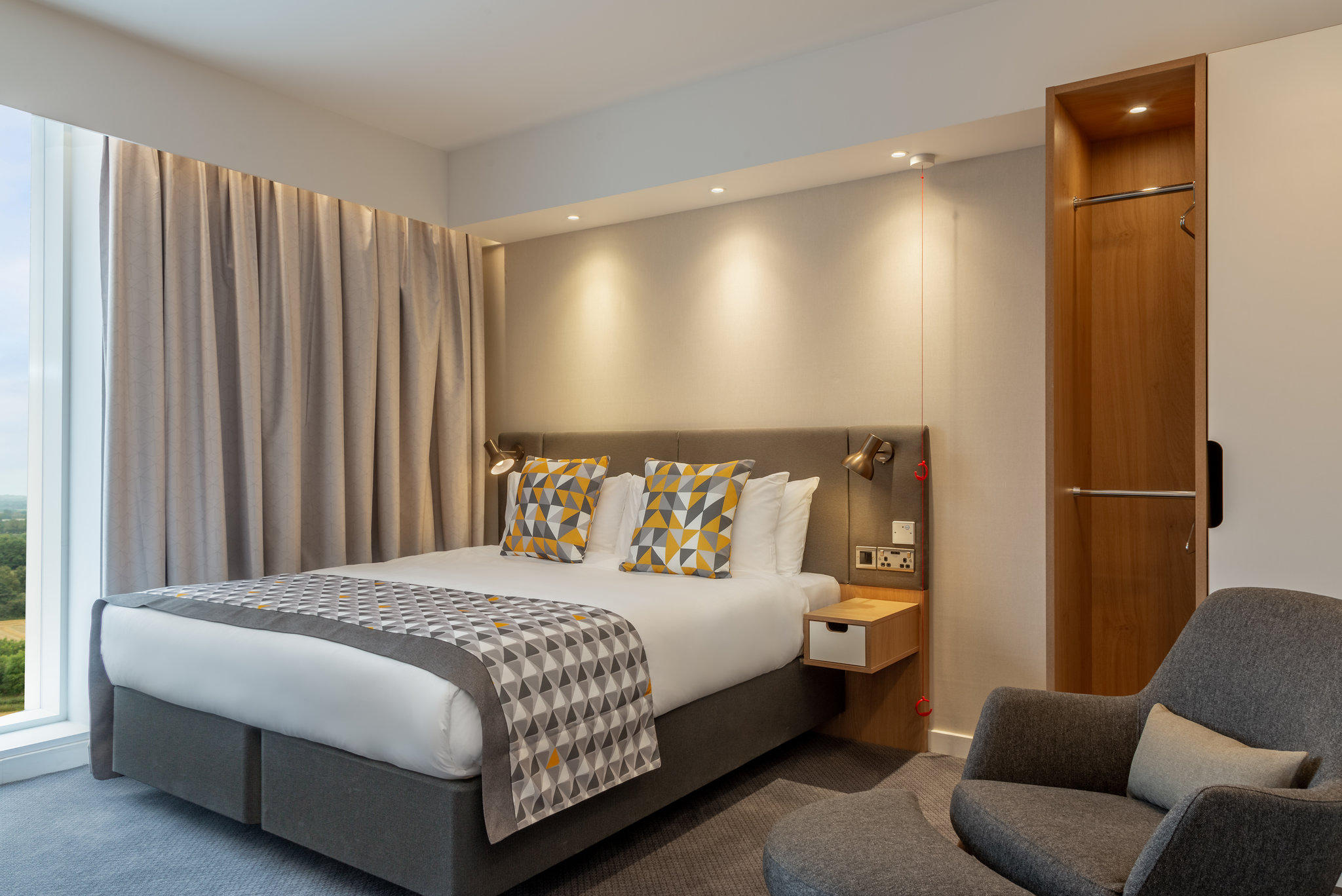 Фото 158242913888