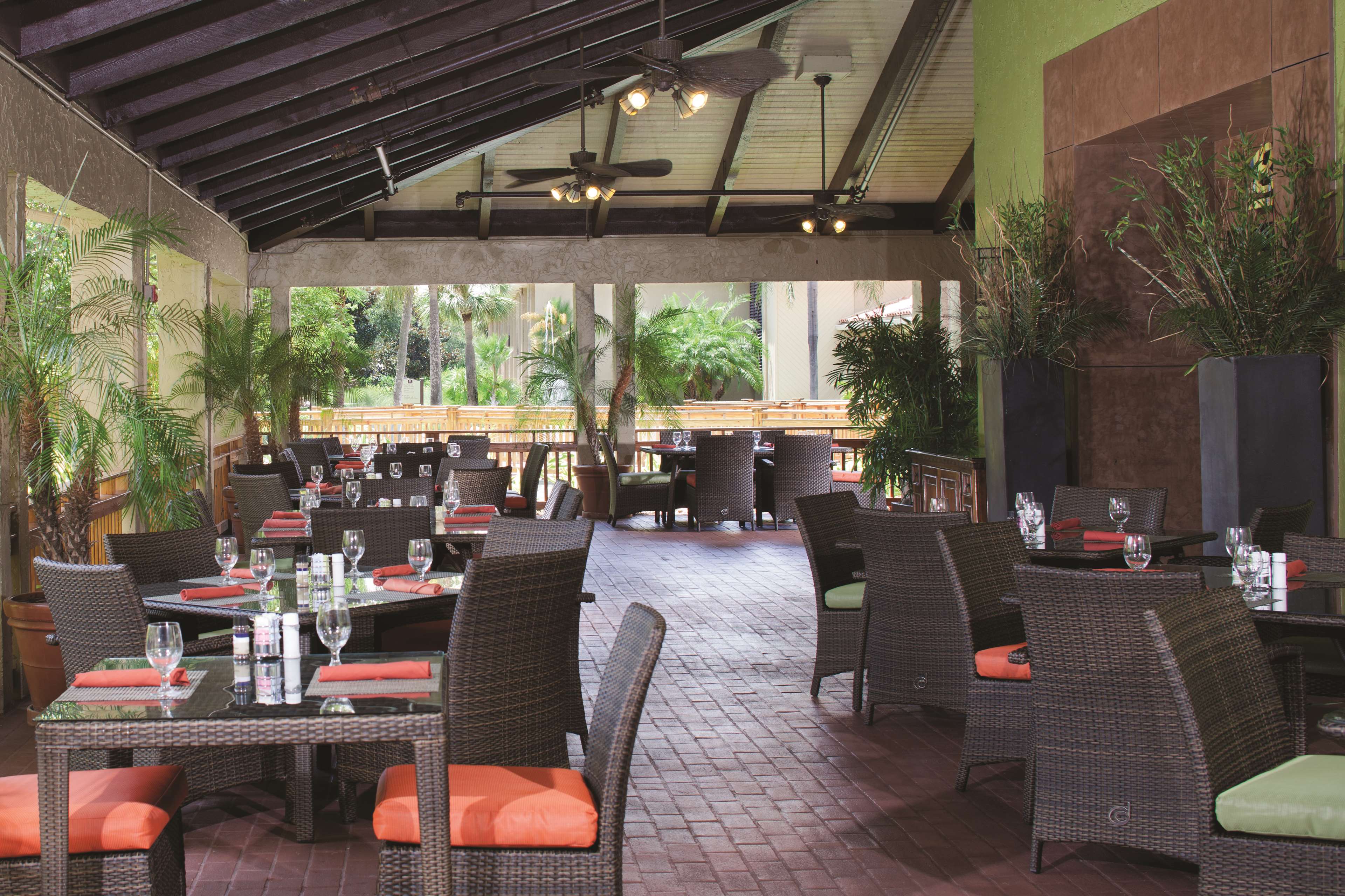 Фото DoubleTree by Hilton Hotel Orlando at SeaWorld