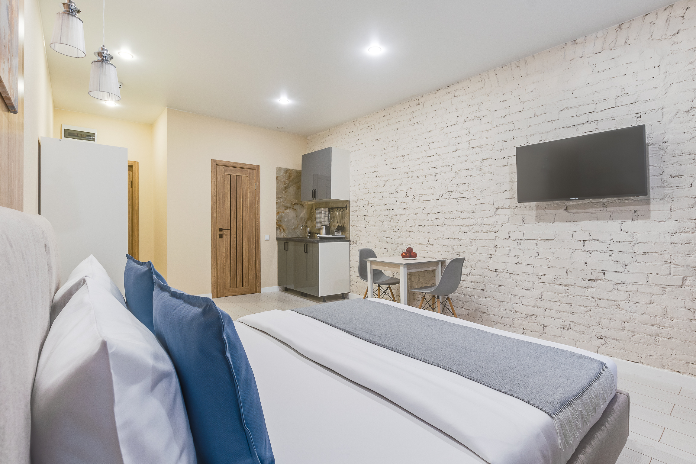 Фото Arlo Ломоносова