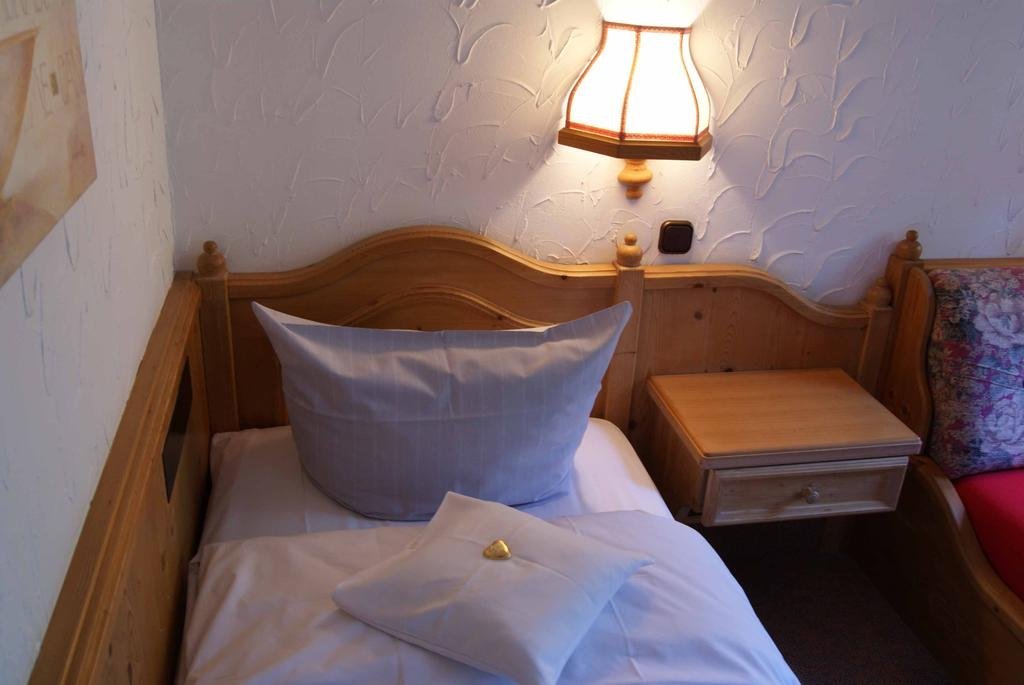 Фото Lindenhof Landgasthof Hotel