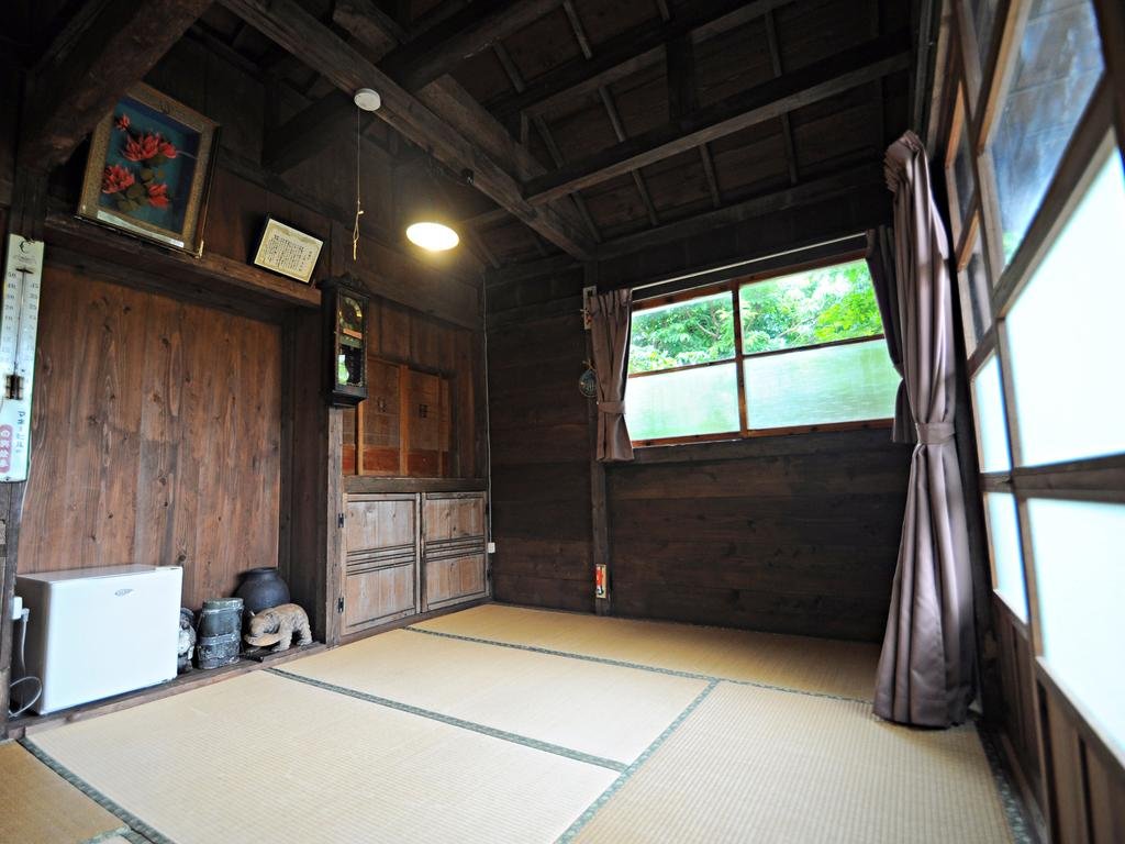 Фото Nakijin no Yado Hibiscus