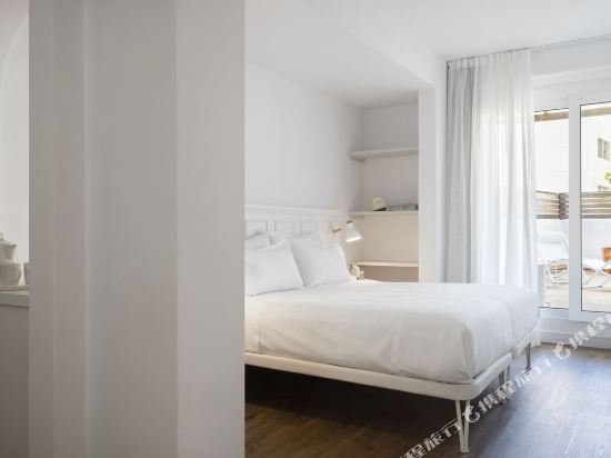 Фото The 15th Boutique Hotel