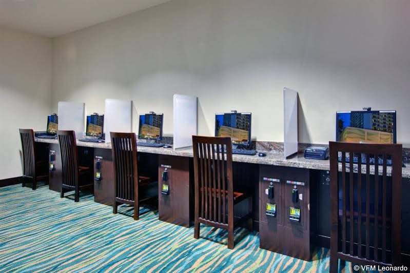 Фото Outrigger Waikiki Beachcomber Hotel