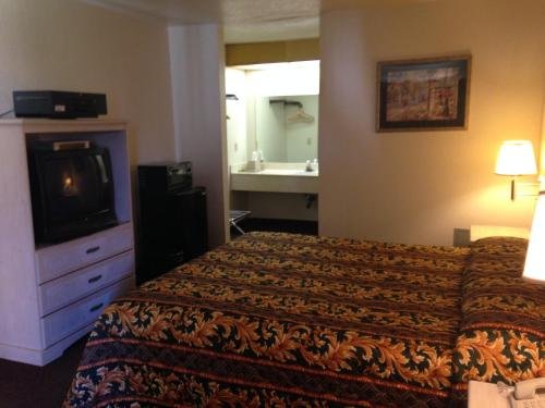 Фото Americana Inn