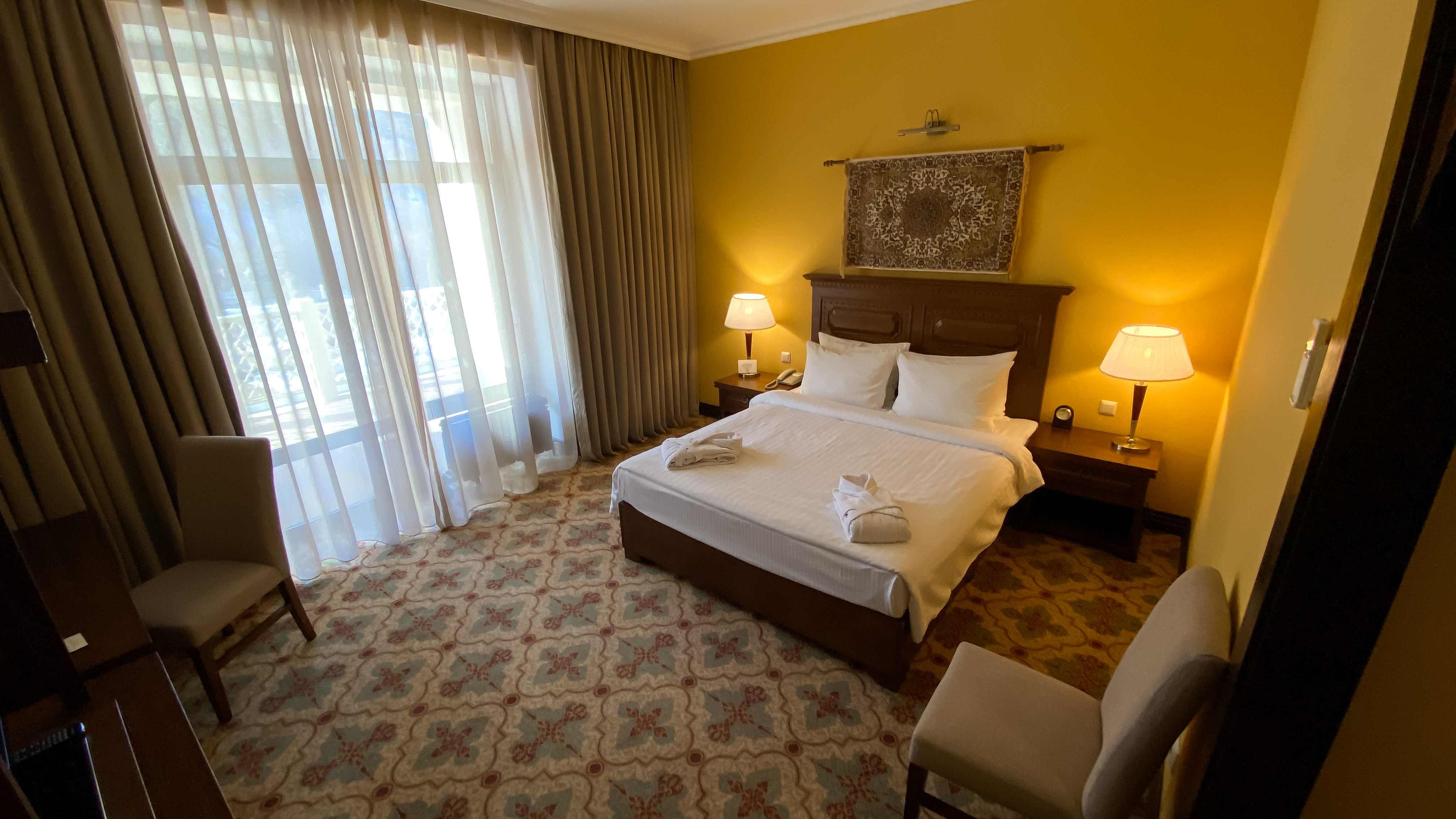 Фото отеля 2