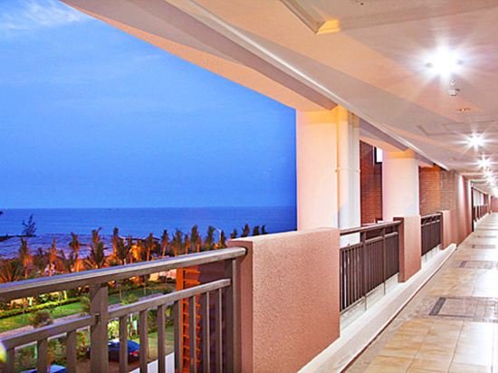 Фото Hainan Golden Sunshine Hotspring Resort Hotel