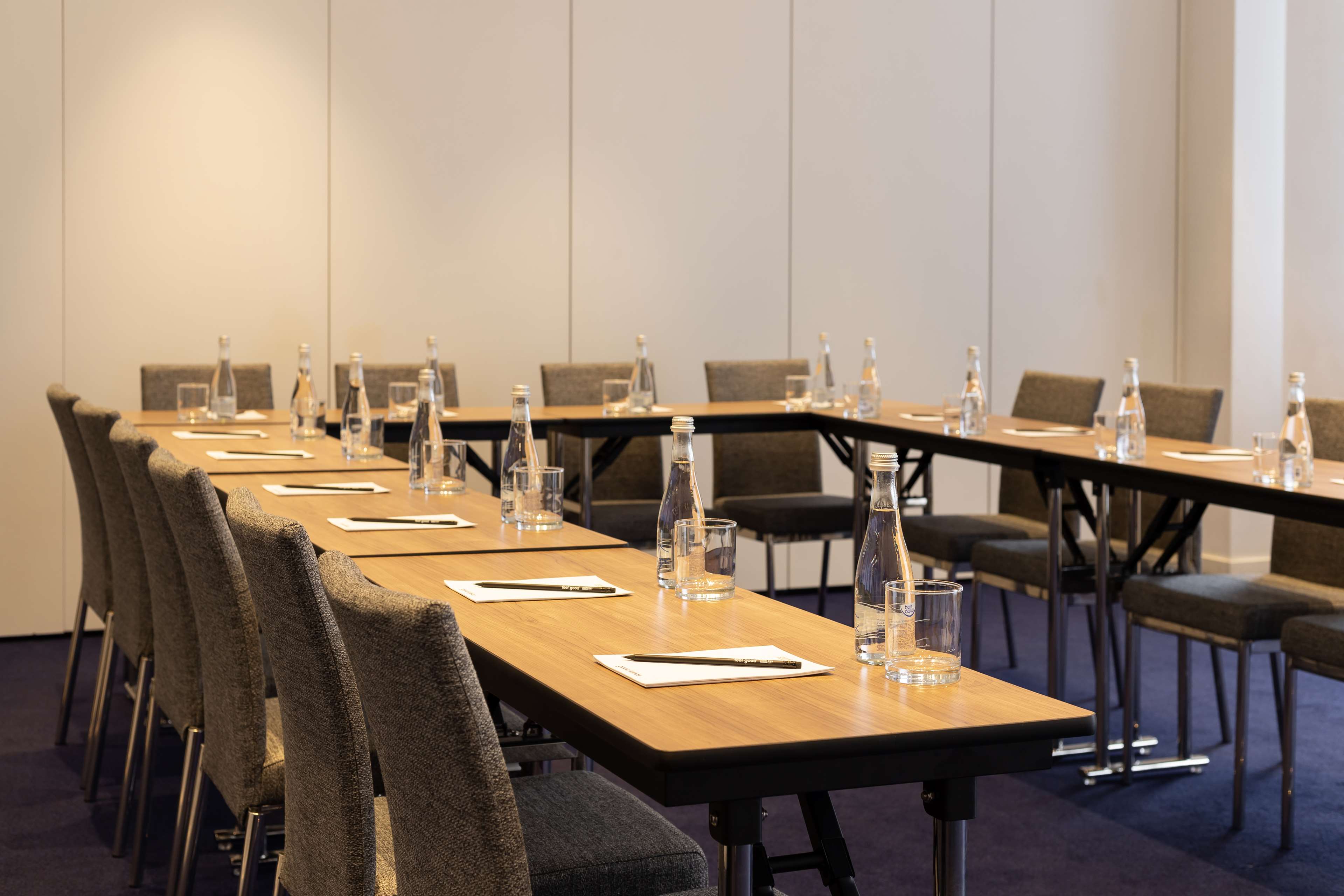 Фото Cosmos Ekaterinburg Hotel