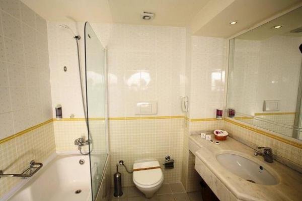 Фото Zeytinada Hotel