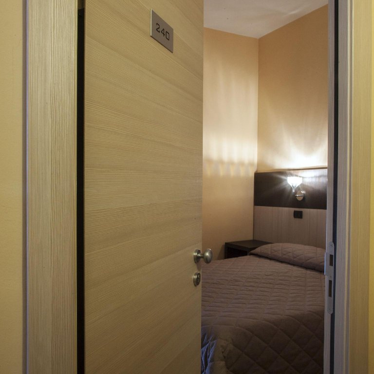 Фото Hotel Bamby