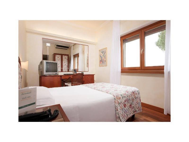 Фото Hotel Eurogarden