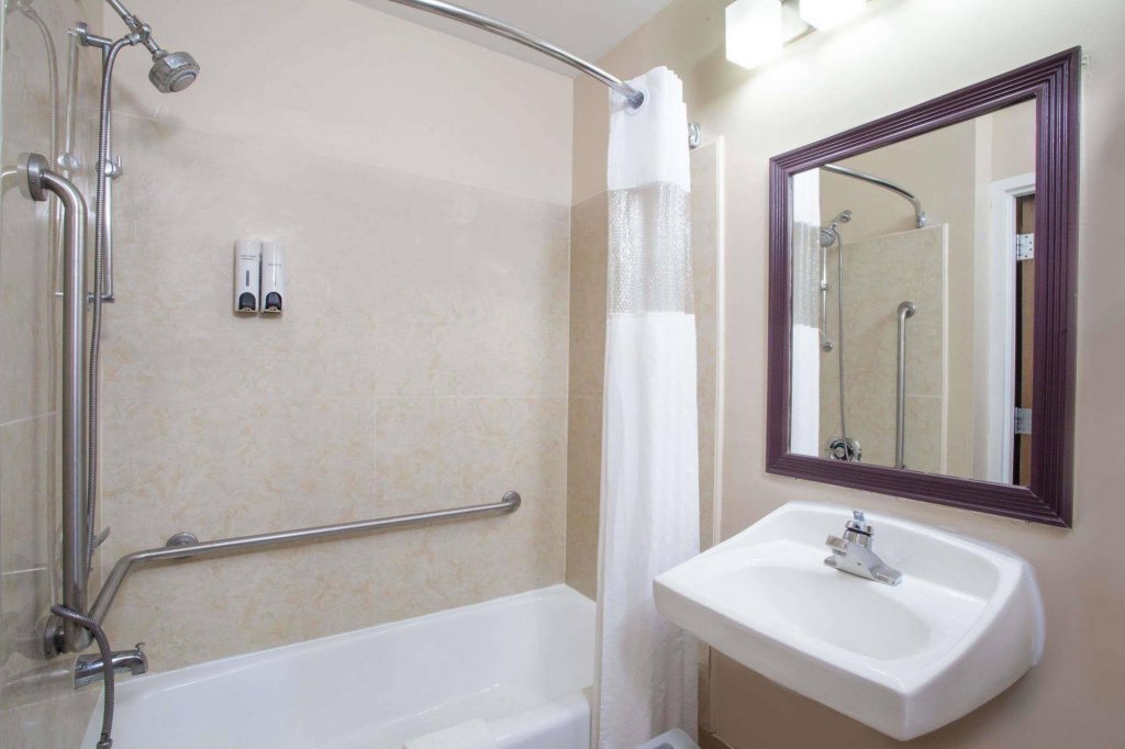 Фото Baymont by Wyndham Hagerstown