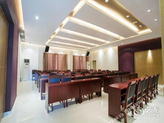 Фото Jinjiang Inn Dujiangyan Taiping Street