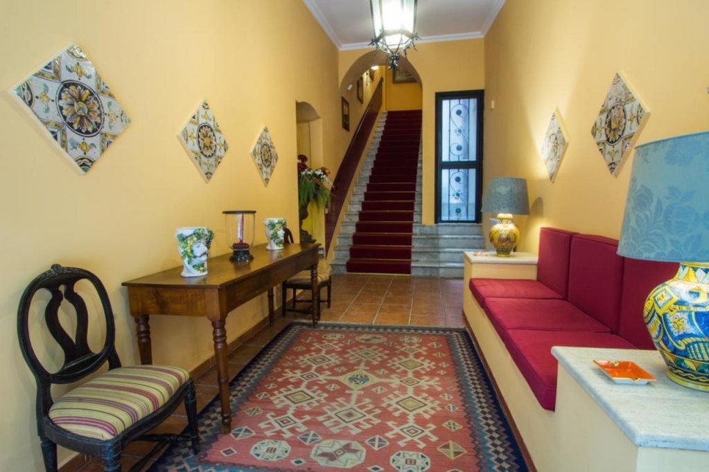 Фото Palazzo Arone dei Baroni di Valentino