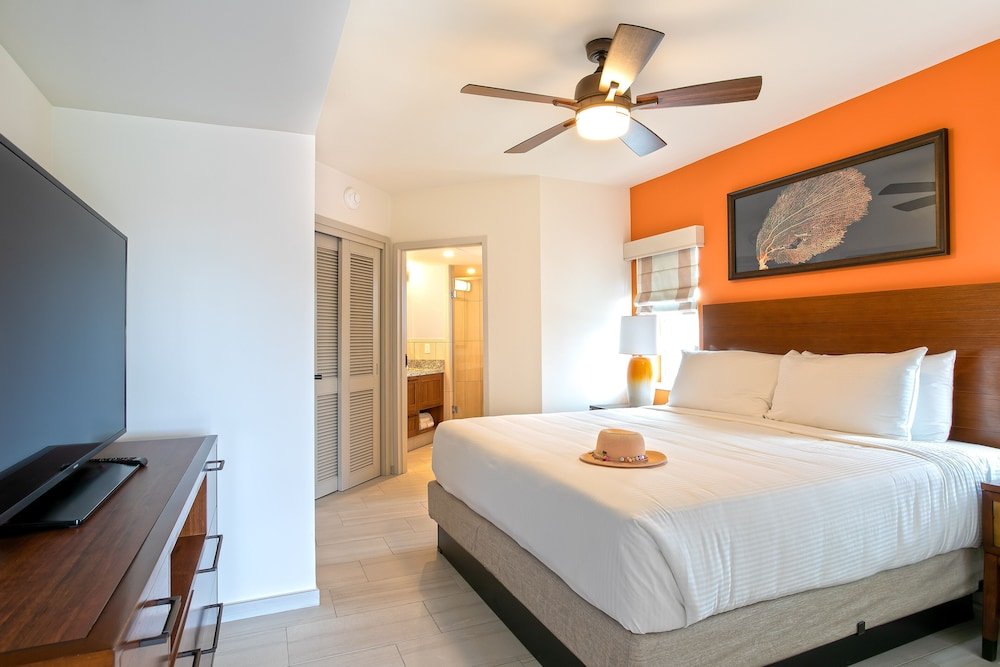 Фото Flamingo Beach Resort by Diamond Resorts