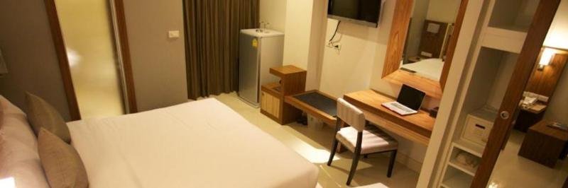 Фото April Suites