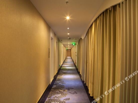 Фото Pollman Hfx Hotel