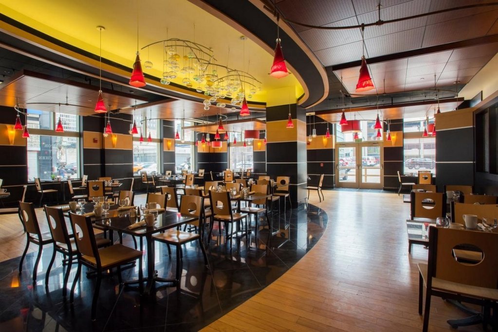 Фото Doubletree Suites by Hilton Detroit Downtown - Fort Shelby