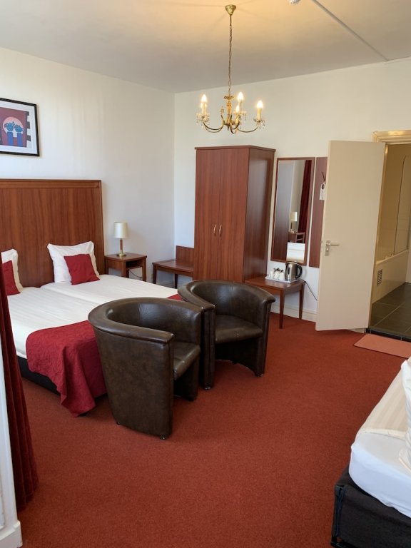 Фото Hotel Parklane