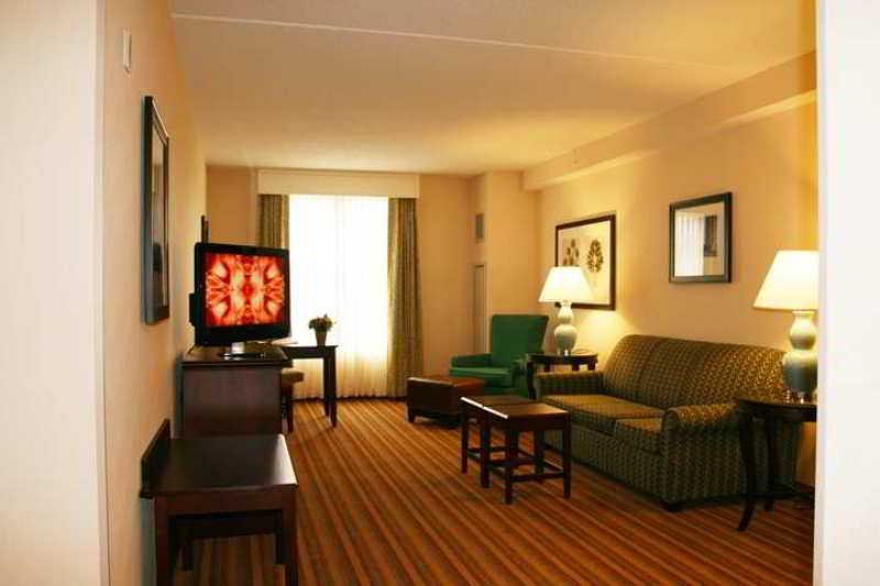 Фото Hampton Inn & Suites Saratoga Springs Downtown