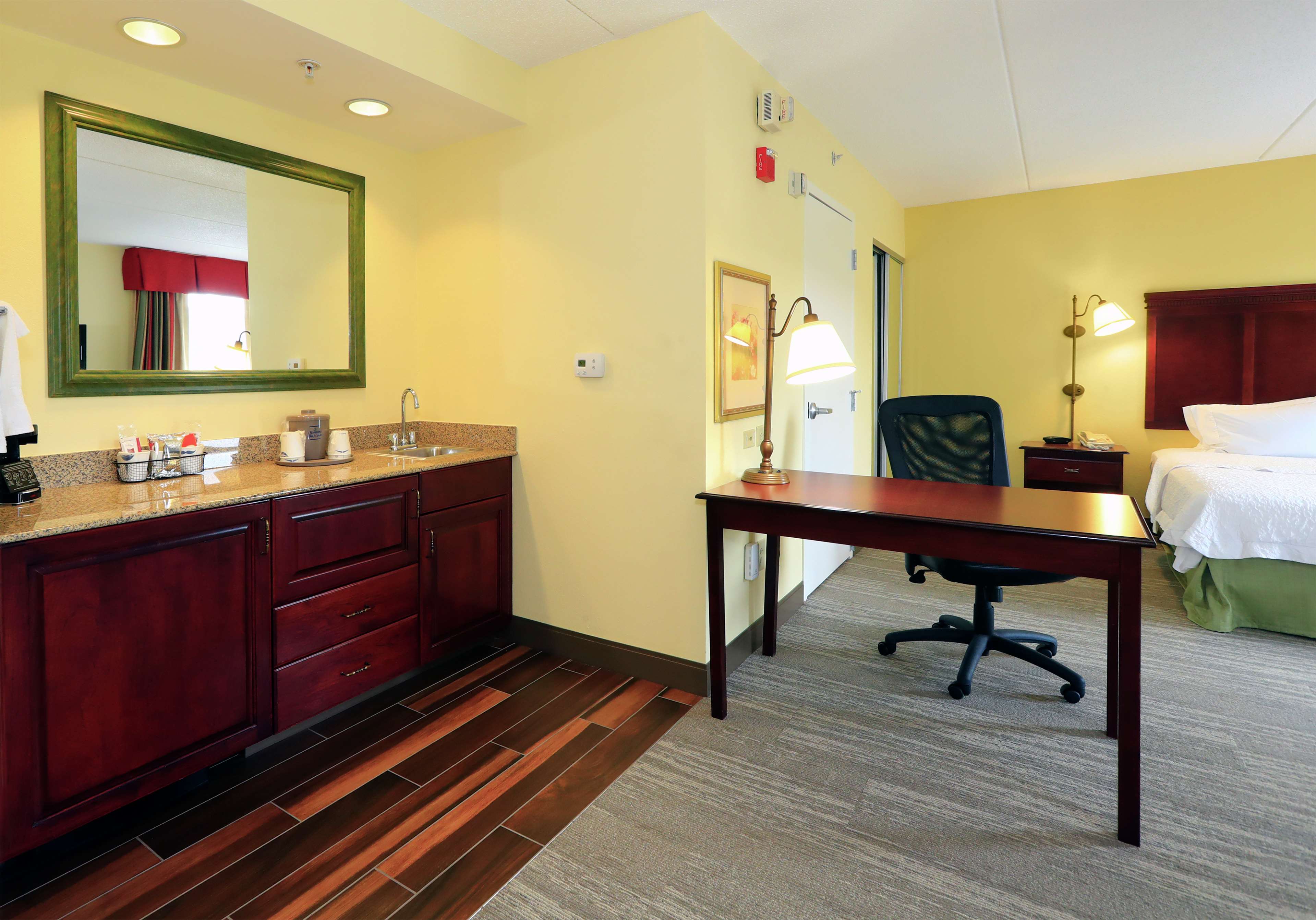 Фото Hampton Inn & Suites Lamar