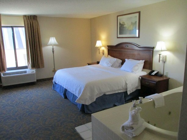 Гостиница SureStay Plus Hotel by Best Western Cheyenne в Шайенне