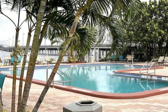 Гостиница Punta Gorda Waterfront Hotel and Suites в Пунта Горда
