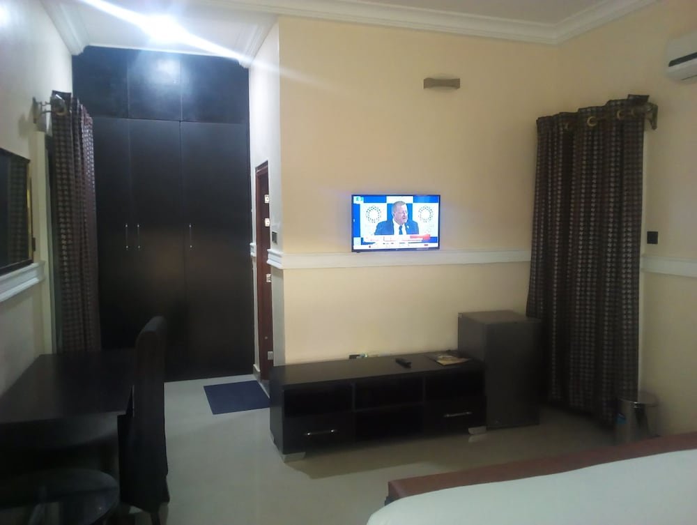 Фото Edmudian Court Luxury Apartments