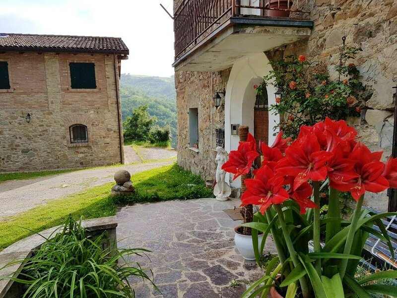 Жильё посуточно Apartment With 2 Bedrooms in Monte San Pietro, With Shared Pool and Wifi