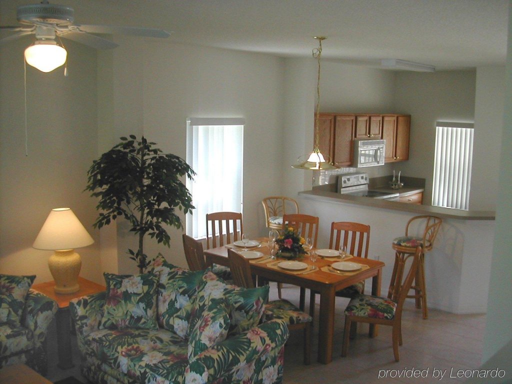 Фото Berkley Lake Townhomes