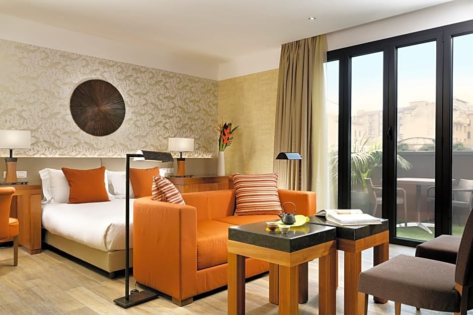 Фото Milan Suite Hotel