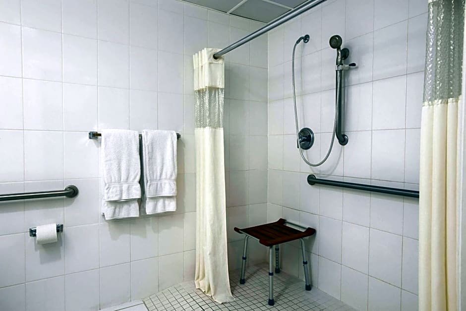 Фото Howard Johnson by Wyndham Ocean City Oceanfront