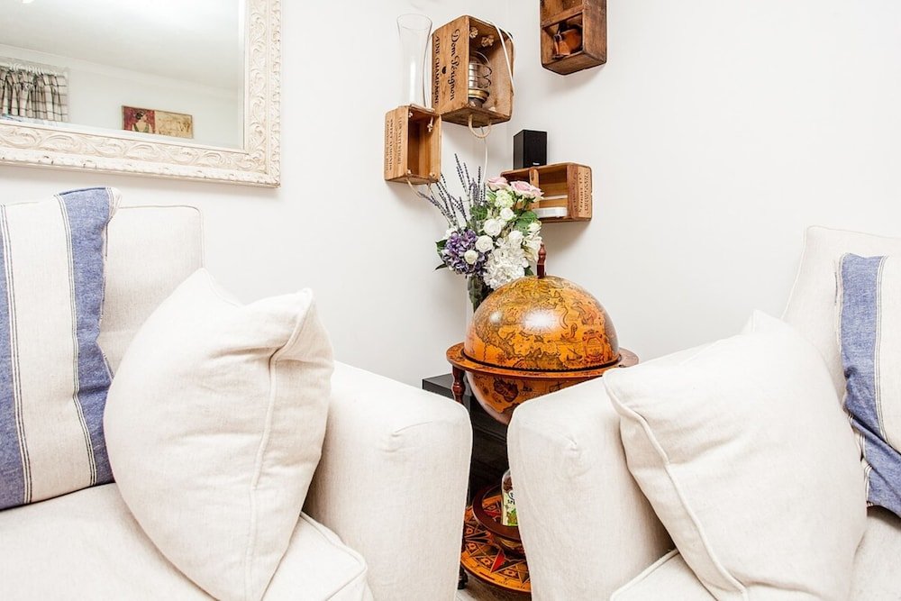 Фото Stunning Spacious South London 1-Bed Apartment with Balcony