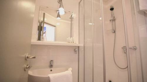 Фото Art Inn Hotel Dinslaken