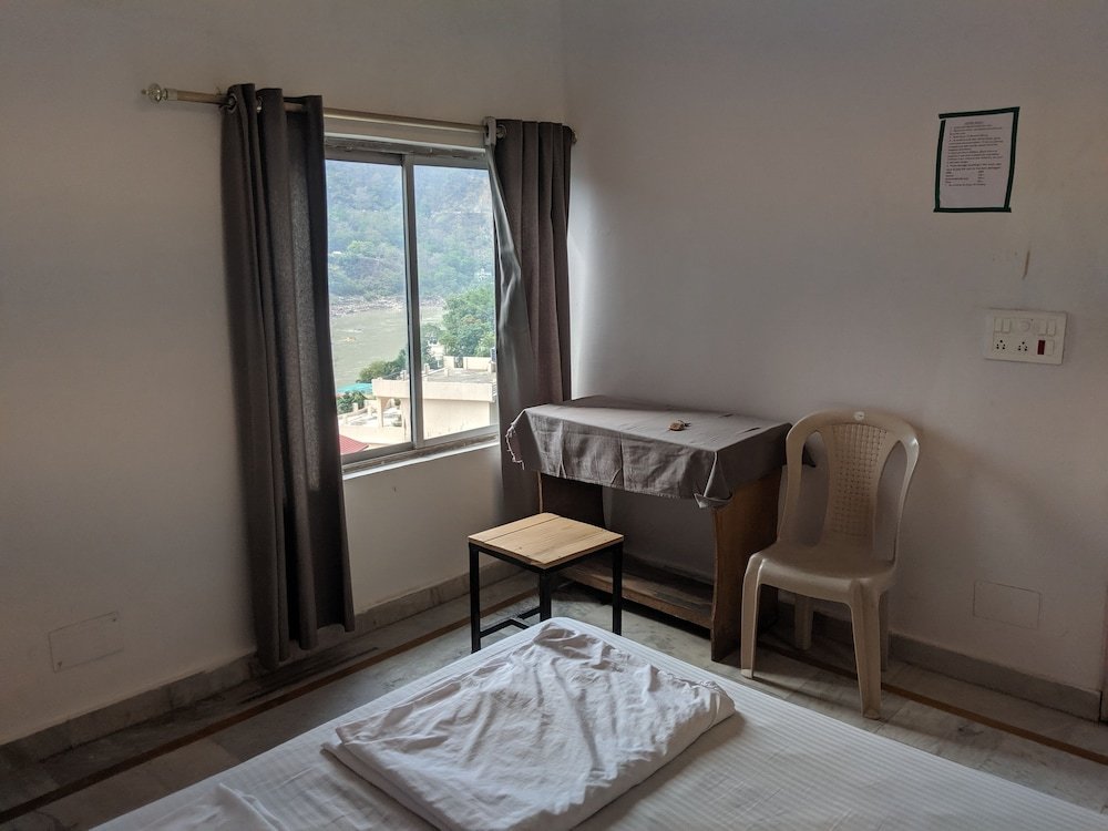 Фото Hotel Ishan A Riverside Retreat