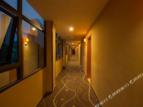 Гостиница 7 Days Premium Zhuzhou Changjiang South Road Central Hospital Branch