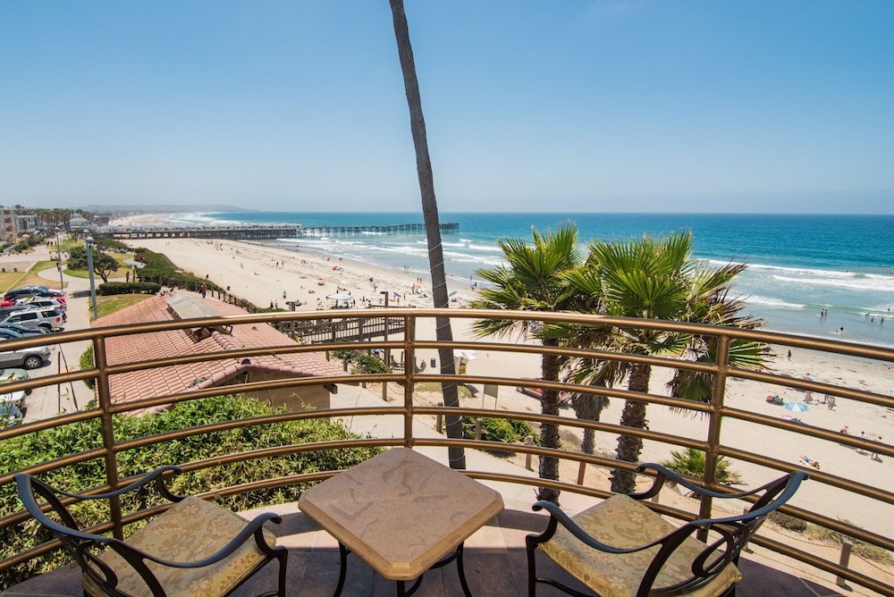 Фото Pacific Terrace Hotel