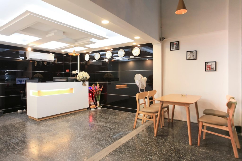 Фото Vegas Luxury Hotel