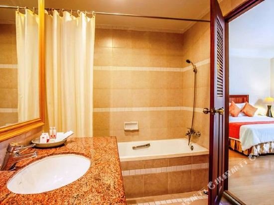 Фото Eastiny Place Hotel