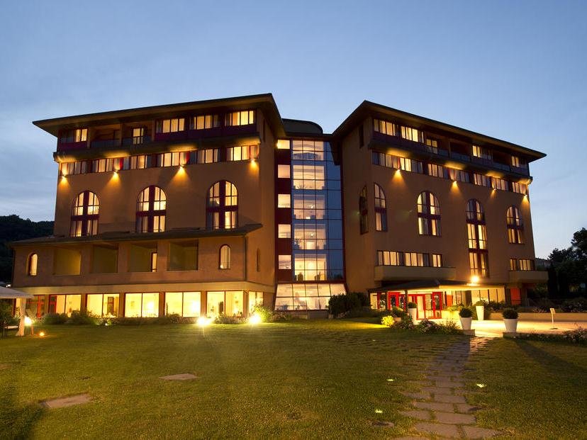 Фото отеля 1