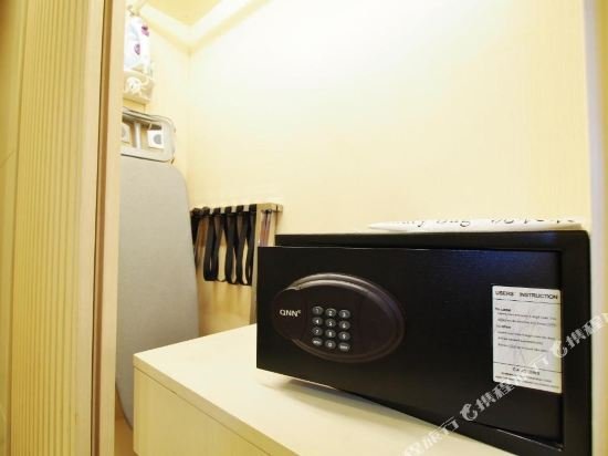 Фото The Bauhinia Hotel - Central